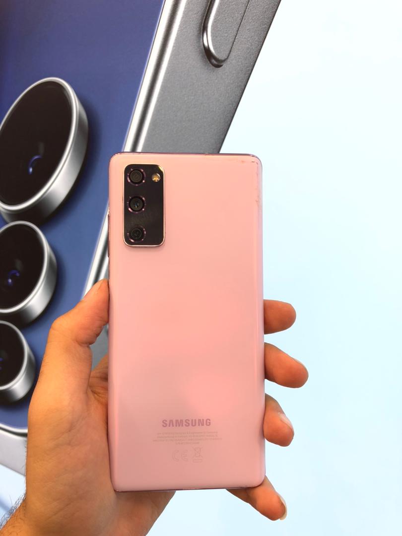 Samsung Galaxy S20 FE 5G 128GB ram 8GB (کارکرده)